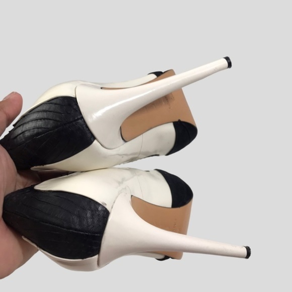 L.A.M.B. Black and White "Janey" Pumps size 10 - Picture 7 of 12